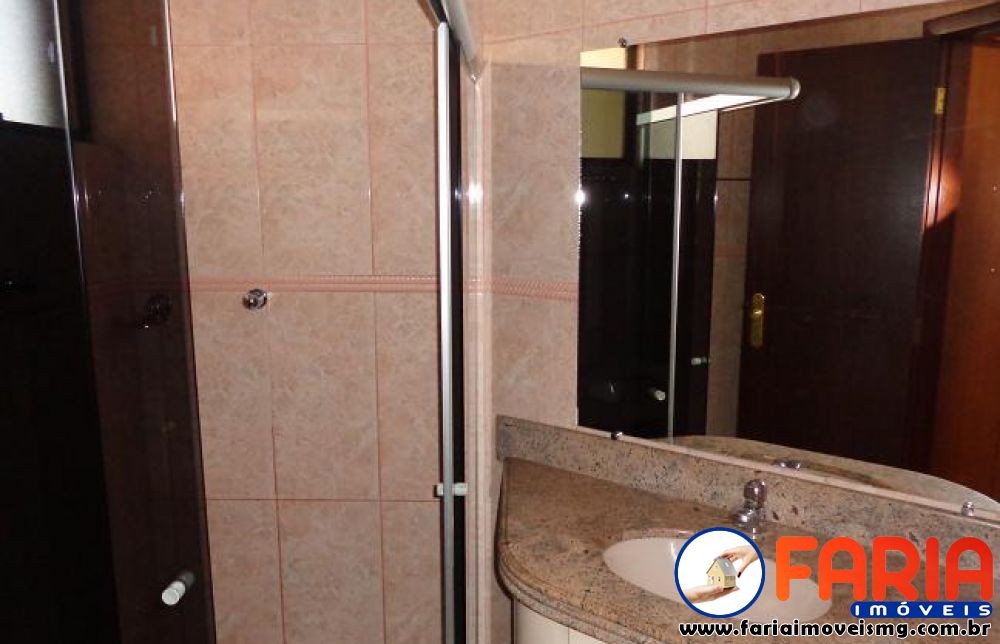 104 - Apartamento à venda no bairro CENTRO - Faria Imóveis 2