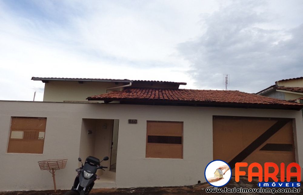 143 - Casa à venda no bairro VILA FERREIRA - Faria Imóveis 0