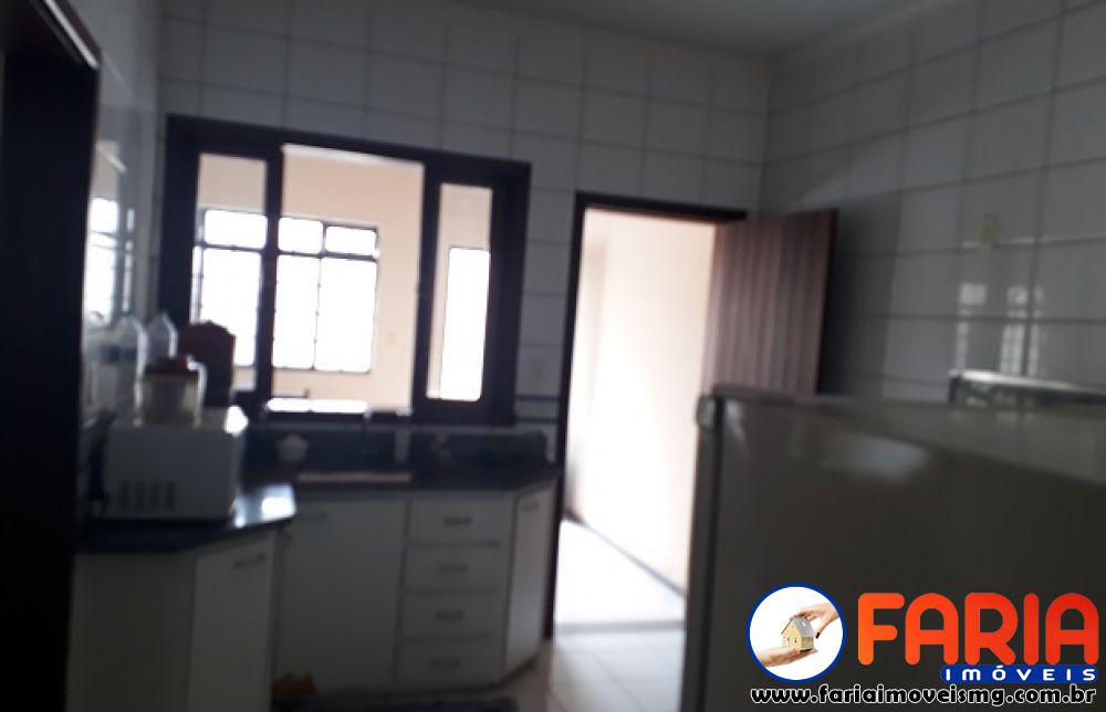 258 - Casa à venda no bairro SÃO JOSÉ - Faria Imóveis 10