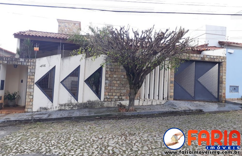 258 - Casa à venda no bairro SÃO JOSÉ - Faria Imóveis 24