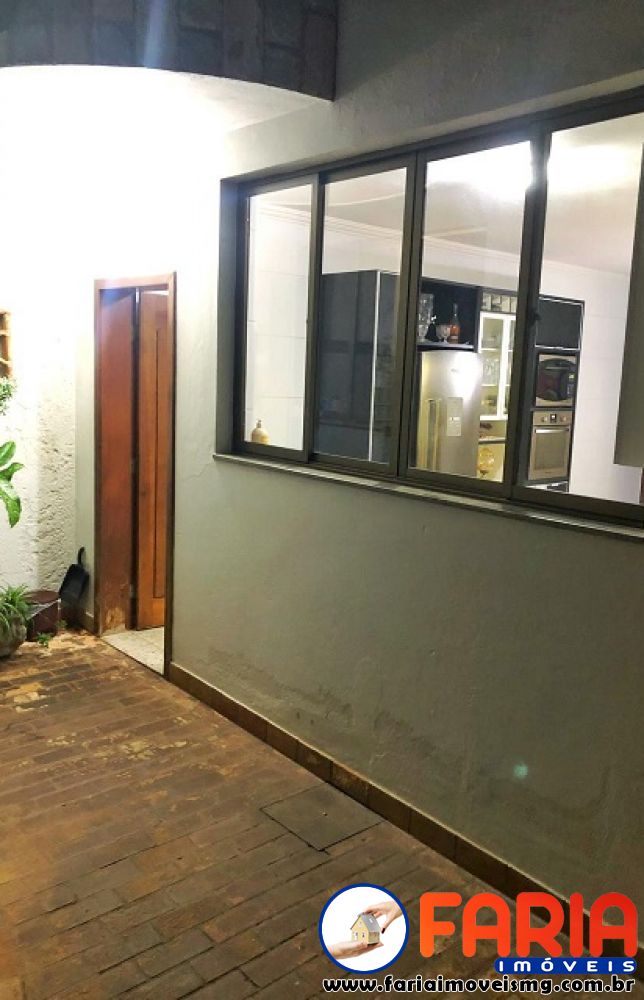 273 - Casa à venda no bairro CASTELO BRANCO - Faria Imóveis 15