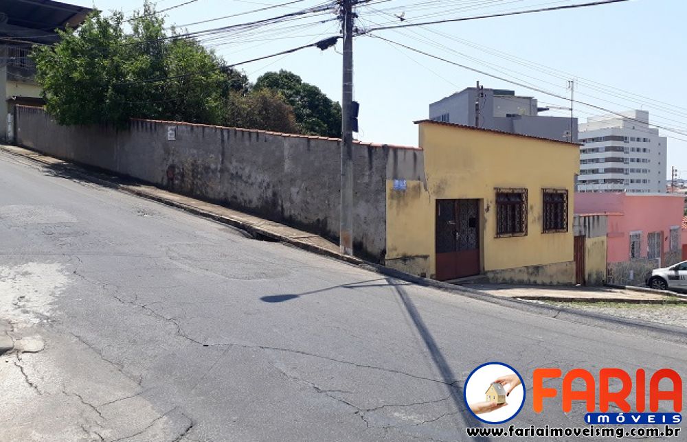 293 - Casa à venda no bairro NOSSA SENHORA DAS GRAÇAS  - Faria Imóveis 1