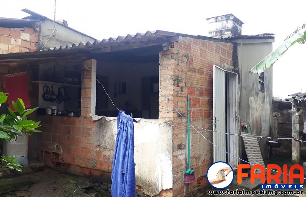 303 - Casa à venda no bairro NOSSA SENHORA DAS GRAÇAS  - Faria Imóveis 2