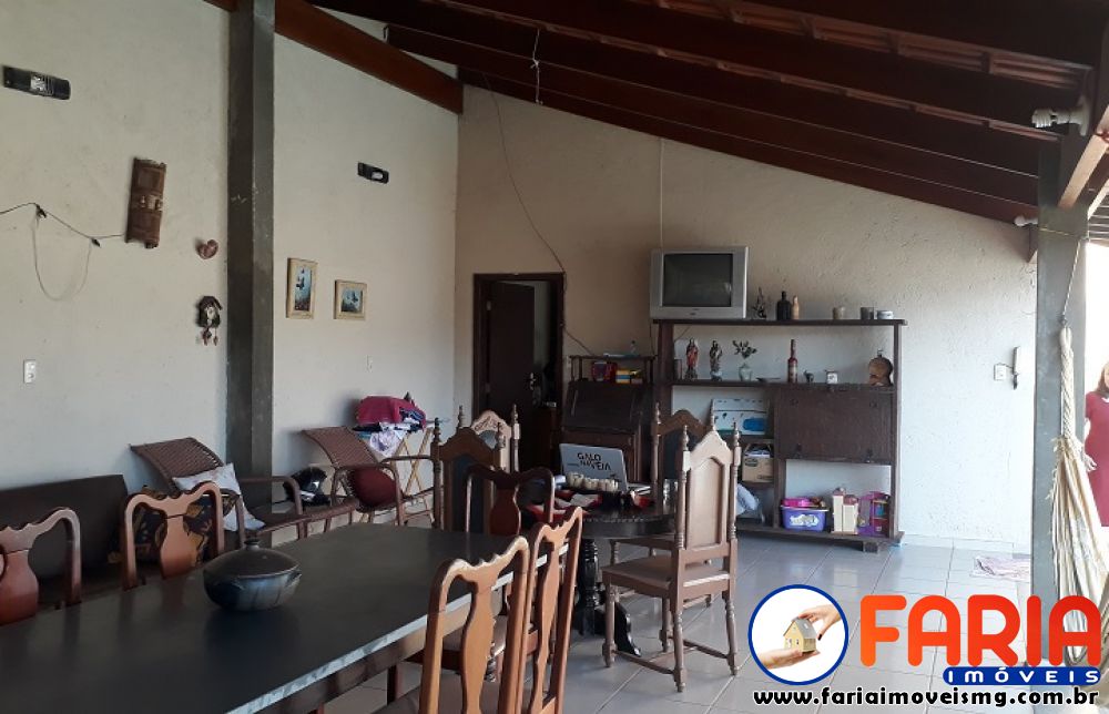 304 - Casa à venda no bairro SÃO LUIZ - Faria Imóveis 9