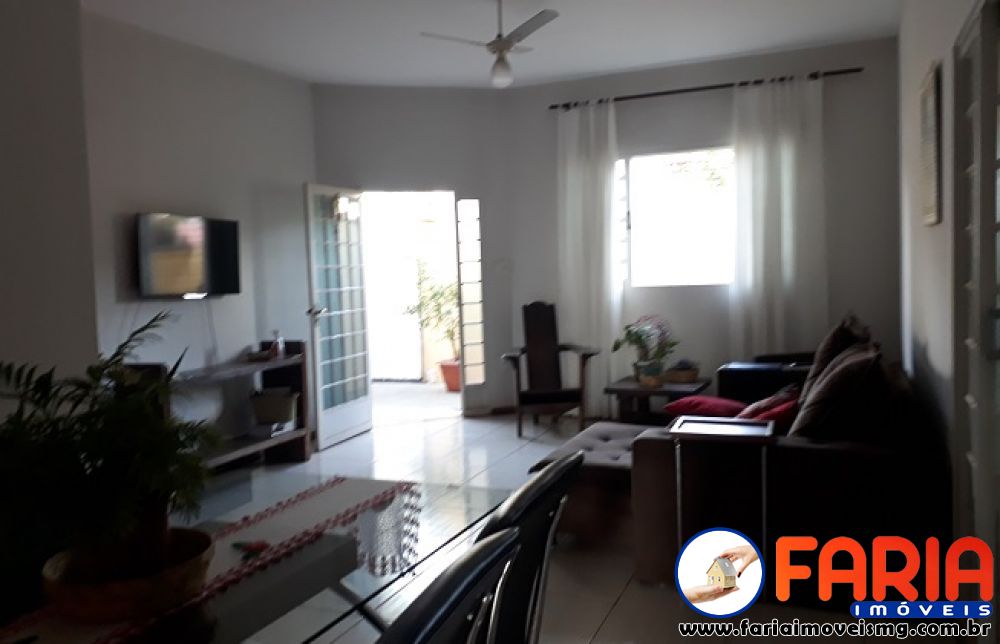 304 - Casa à venda no bairro SÃO LUIZ - Faria Imóveis 27