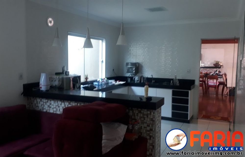 325 - Casa à venda no bairro VILA FERREIRA - Faria Imóveis 1