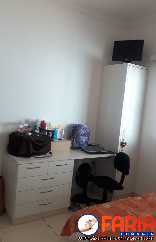 325 - Casa à venda no bairro VILA FERREIRA - Faria Imóveis 12