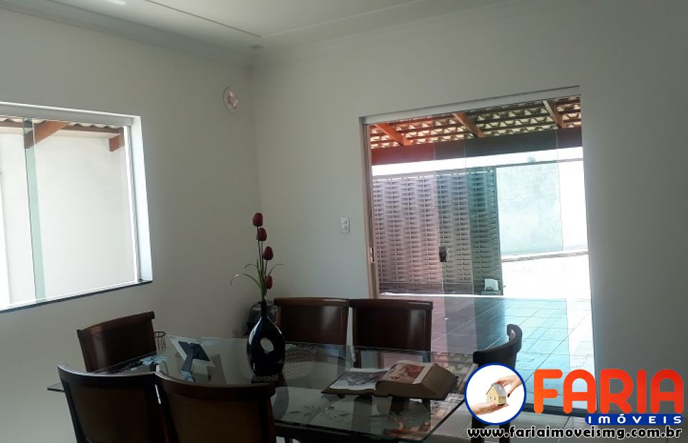 325 - Casa à venda no bairro VILA FERREIRA - Faria Imóveis 13