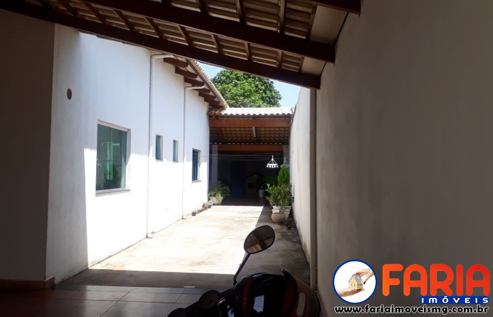 325 - Casa à venda no bairro VILA FERREIRA - Faria Imóveis 15
