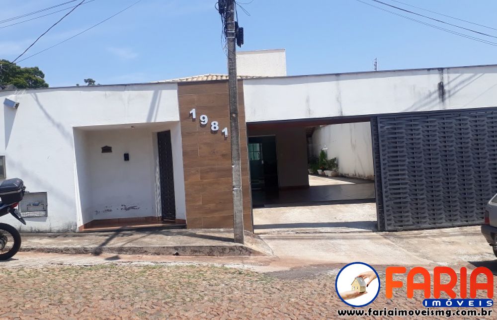 325 - Casa à venda no bairro VILA FERREIRA - Faria Imóveis 17
