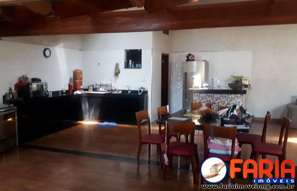 325 - Casa à venda no bairro VILA FERREIRA - Faria Imóveis 20