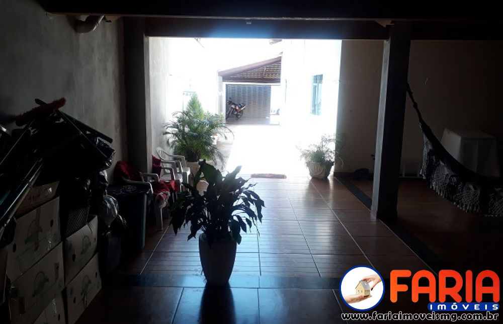 325 - Casa à venda no bairro VILA FERREIRA - Faria Imóveis 23