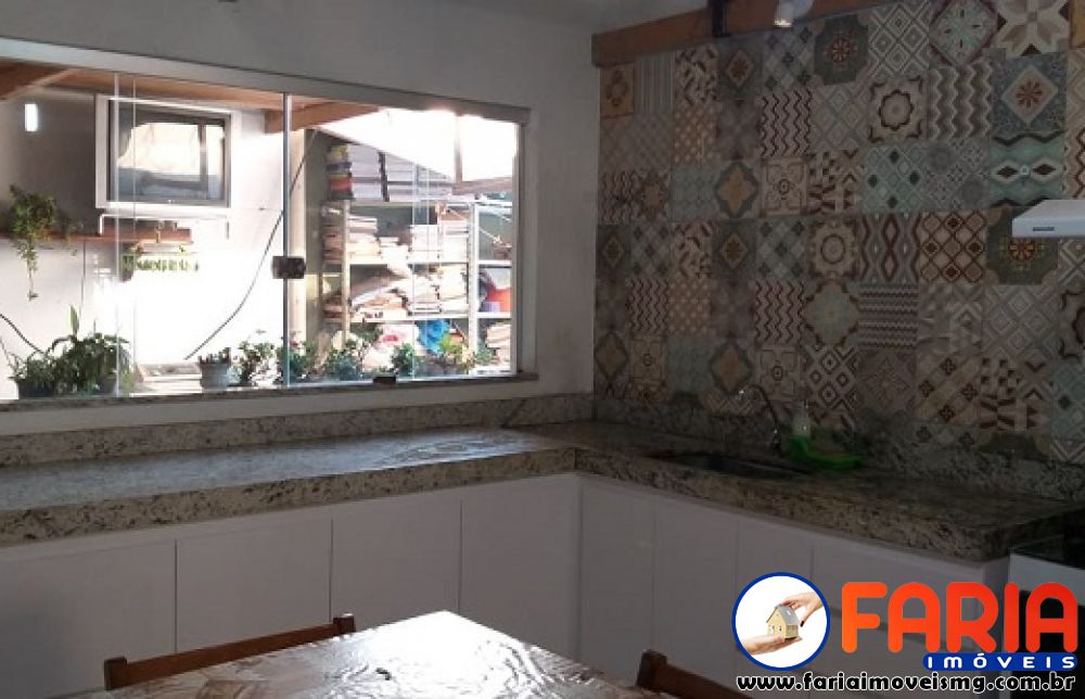 352 - Casa à venda no bairro SENADOR VALADARES - Faria Imóveis 16