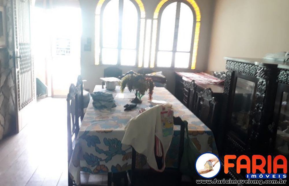 360 - Casa à venda no bairro CENTRO - Faria Imóveis 8
