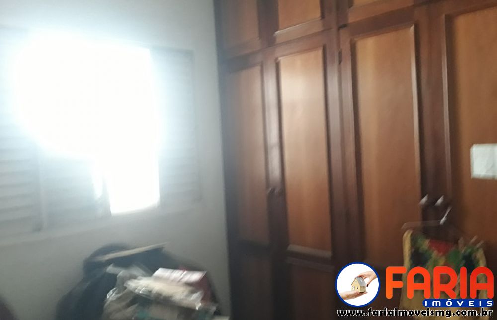 360 - Casa à venda no bairro CENTRO - Faria Imóveis 11