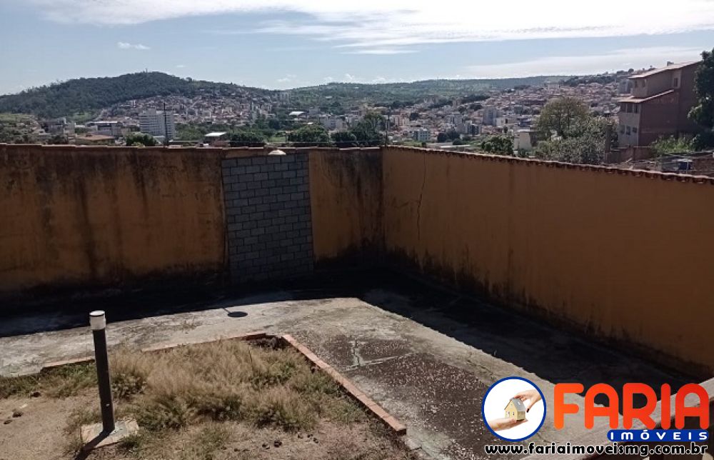 361 - Casa à venda no bairro VILA ROMUALDO - Faria Imóveis 6