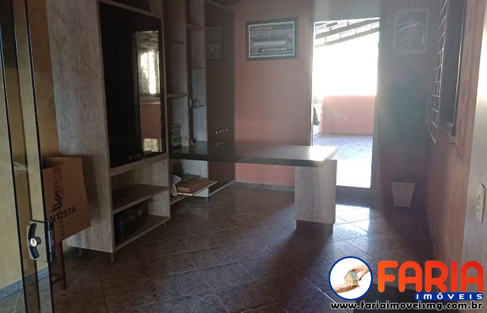 361 - Casa à venda no bairro VILA ROMUALDO - Faria Imóveis 9