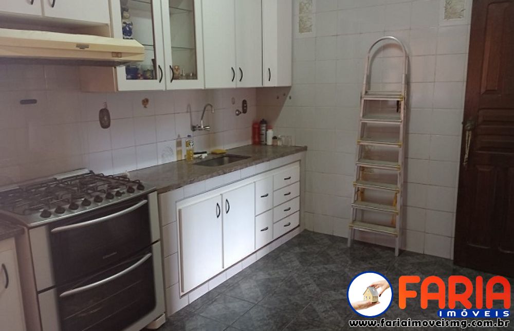 361 - Casa à venda no bairro VILA ROMUALDO - Faria Imóveis 13