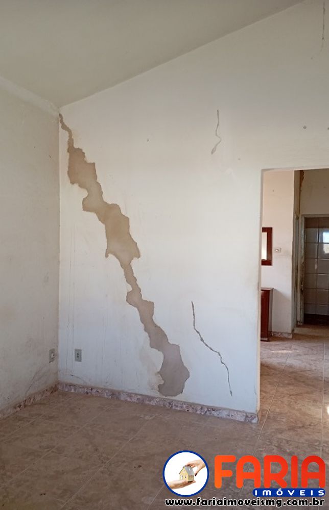 363 - Casa à venda no bairro SÃO FRANCISCO - Faria Imóveis 2