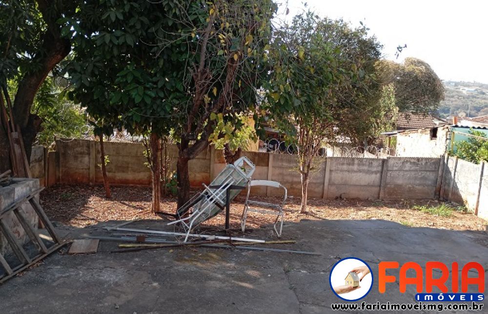 363 - Casa à venda no bairro SÃO FRANCISCO - Faria Imóveis 12