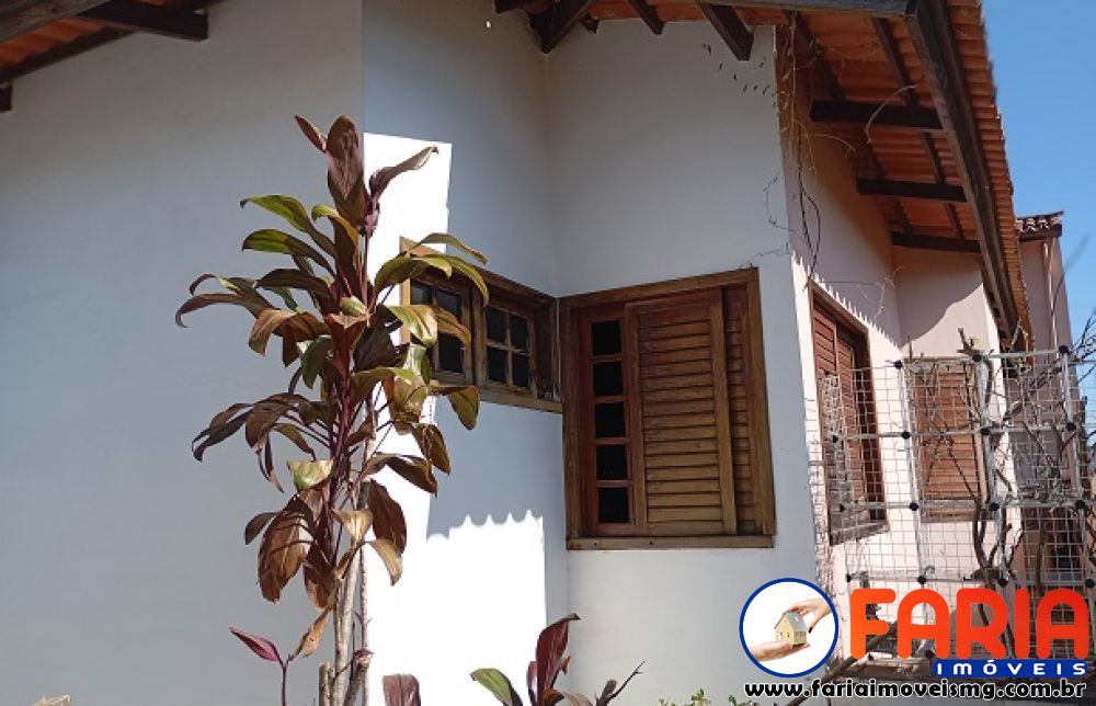 365 - Casa à venda no bairro SÃO JOSÉ - Faria Imóveis 10