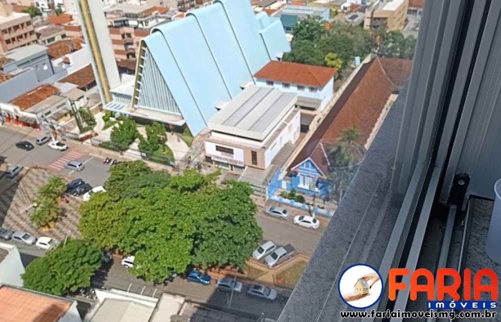 377 - Casa à venda no bairro CENTRO - Faria Imóveis 2