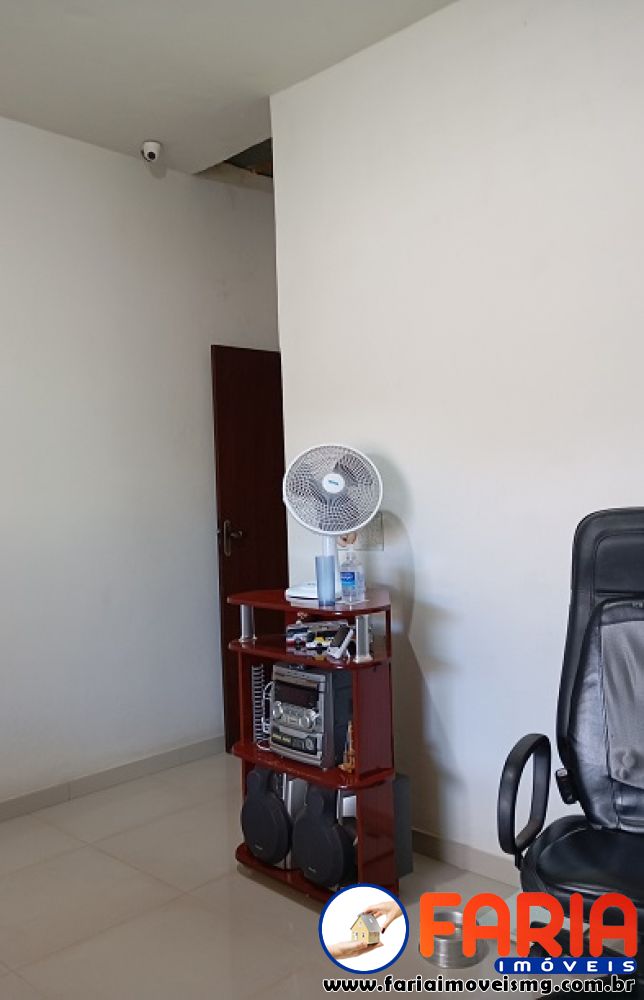 378 - Casa à venda no bairro VILA FERREIRA - Faria Imóveis 7