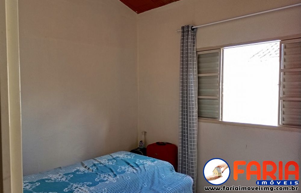 381 - Casa à venda no bairro JARDIM DAS PITEIRAS  - Faria Imóveis 13