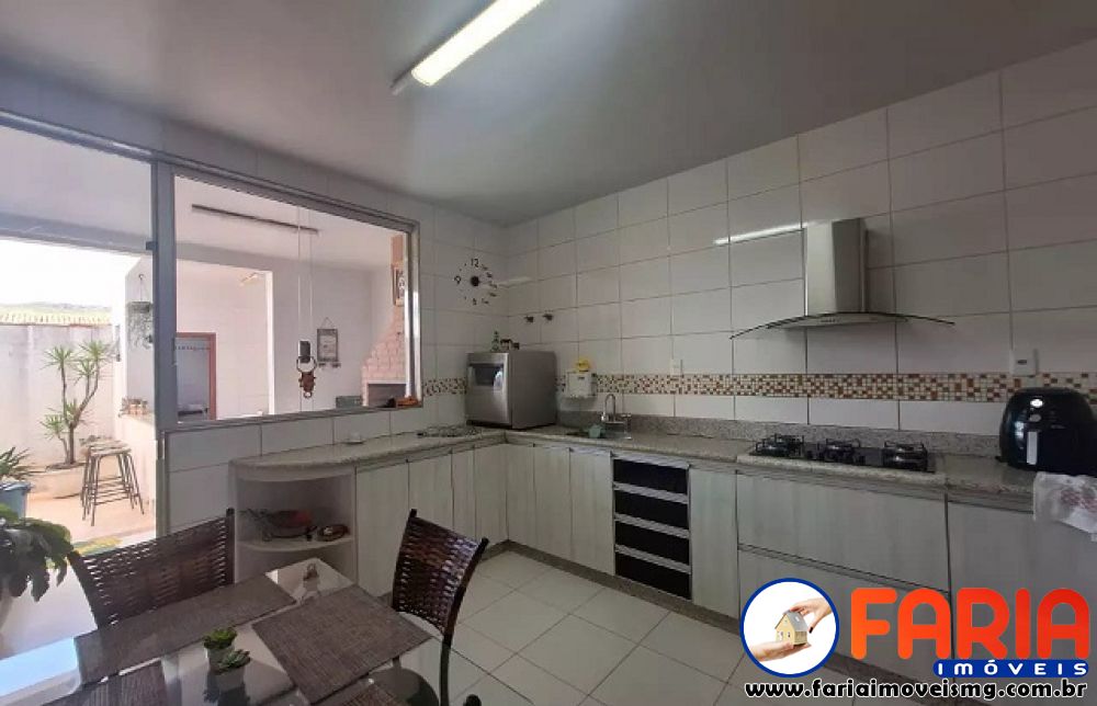385 - Casa à venda no bairro JARDIM BEATRIZ - Faria Imóveis 10