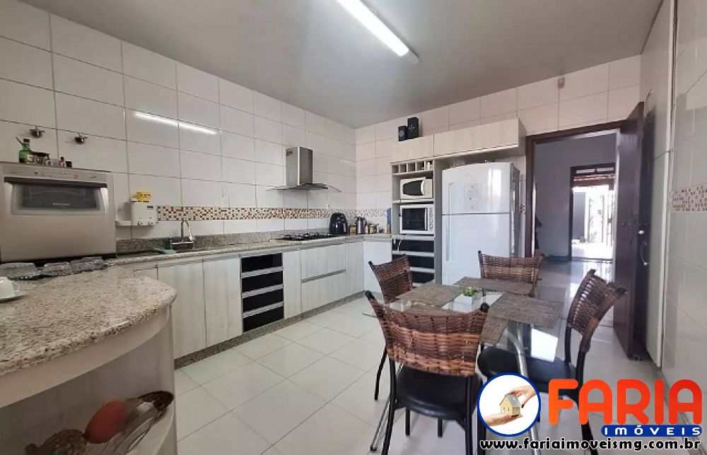 385 - Casa à venda no bairro JARDIM BEATRIZ - Faria Imóveis 11