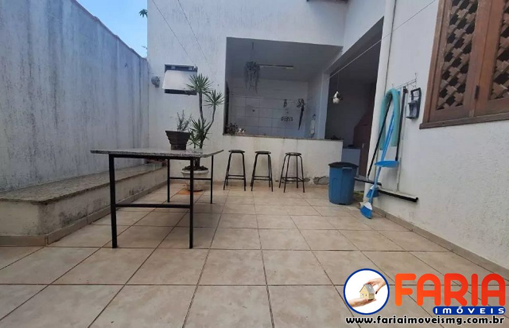 385 - Casa à venda no bairro JARDIM BEATRIZ - Faria Imóveis 20