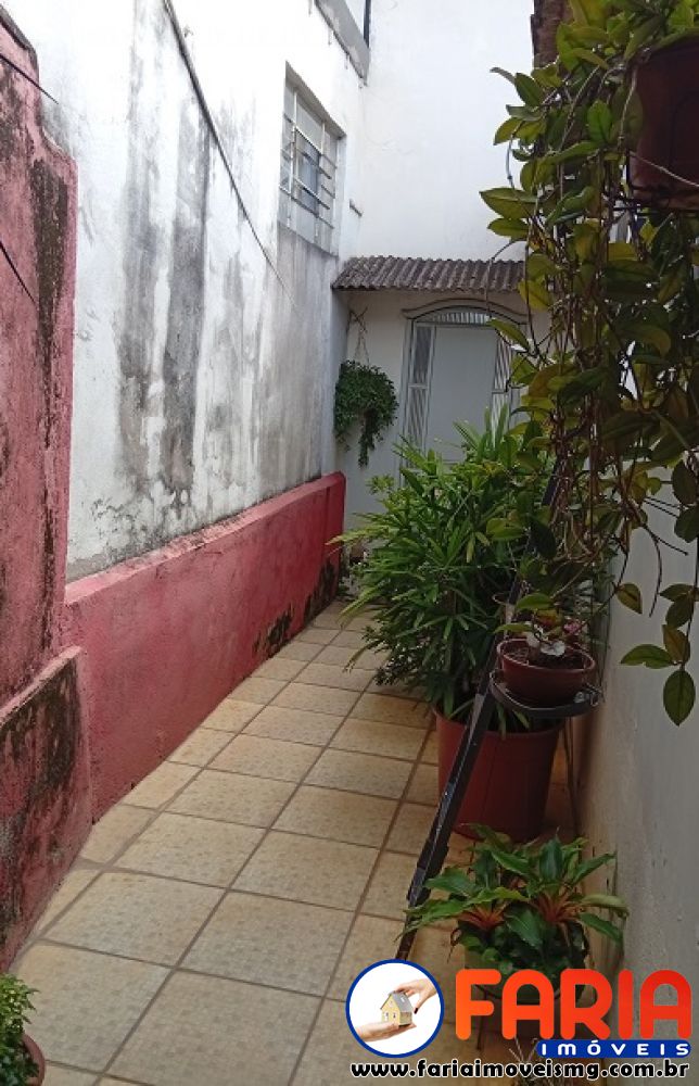 393 - Casa &agrave; venda no bairro CENTRO - Faria Im&oacute;veis 16